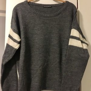 GREY WITH WHITE STRIPES SWEATER BRANDY MELVILLE